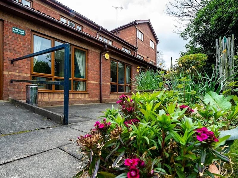 Ash Court Care Home - Nursing Home in Liverpool, England photo 5