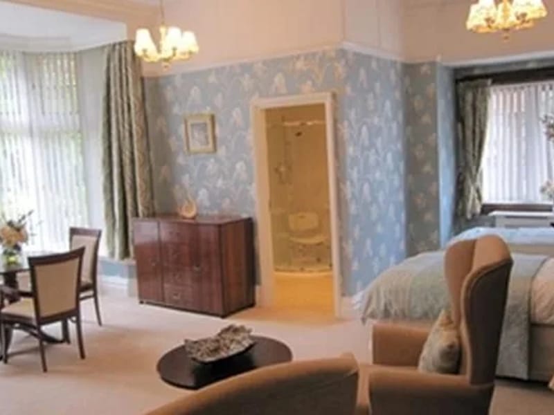 Larchfield Manor - Nursing Home in Harrogate, England photo 4