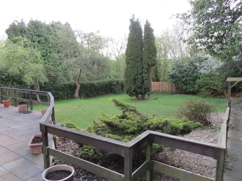 Burntwood Lodge - Nursing Home in Caterham, England photo 3