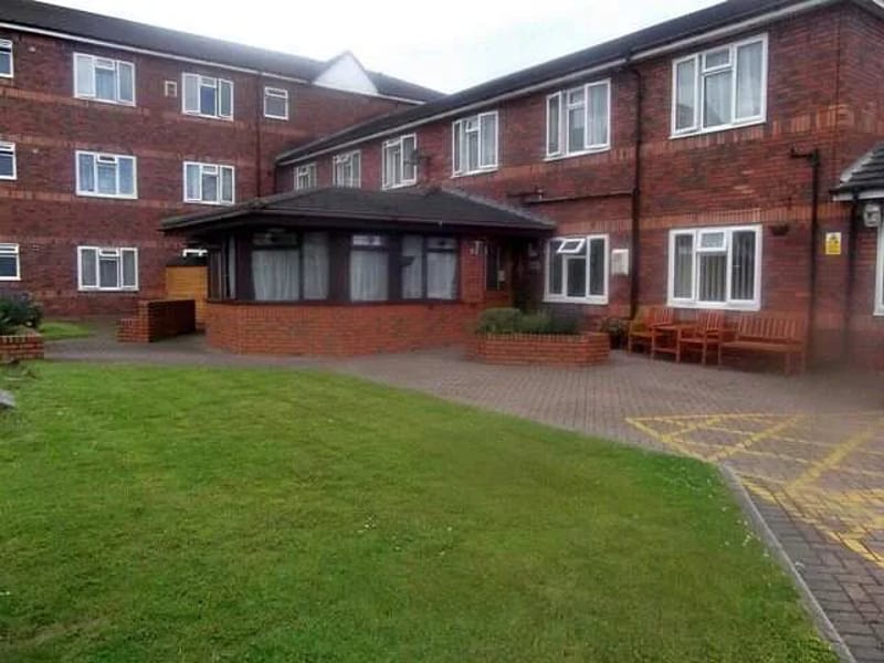 Simonsfield Residential Care Home in Liverpool, England photo 2