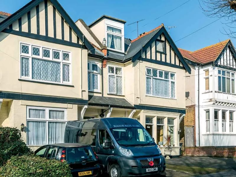 Manor Rest Home - Nursing Home in Westcliff-On-Sea, England photo 5