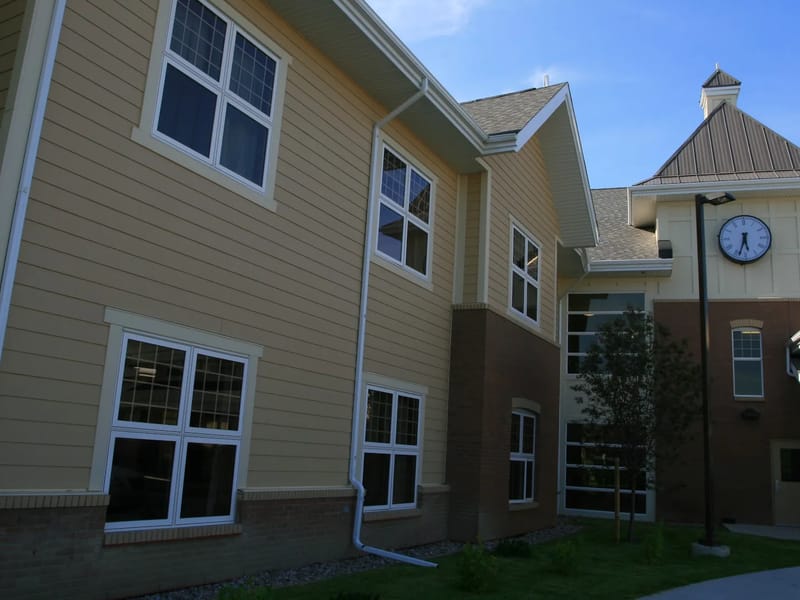 EXTENDICARE FAIRMONT PARK - Nursing Home in Lethbridge, AB photo 3