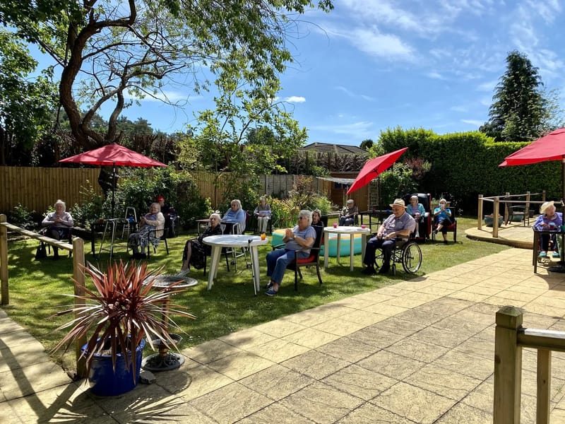 Denewood House Care Home - Nursing Home in Ferndown, England photo 3
