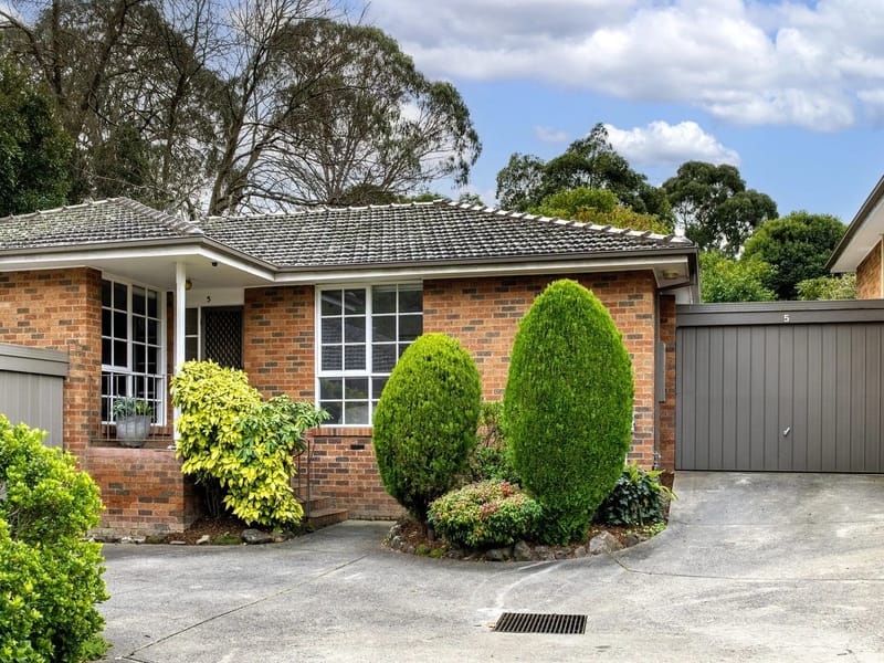 Blackburn Road - Assisted Living in Blackburn, England photo 1