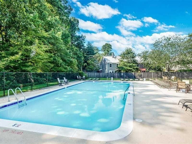 Quiet Waters in Brentwood, England photo 3