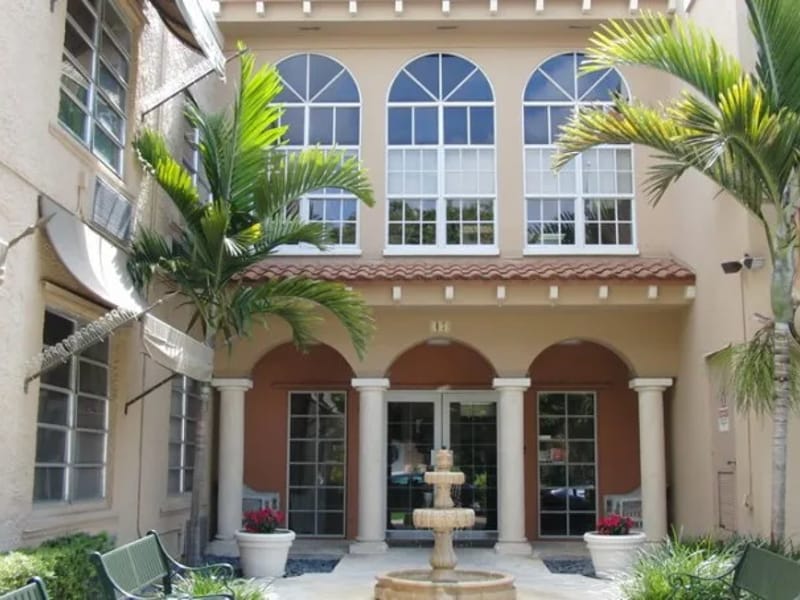Floridean Health & Rehabilitation Center - Nursing Home in Miami, FL photo 2