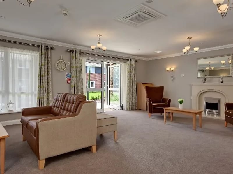 Mildenhall Lodge - Nursing Home in Bury St. Edmunds, England photo 3