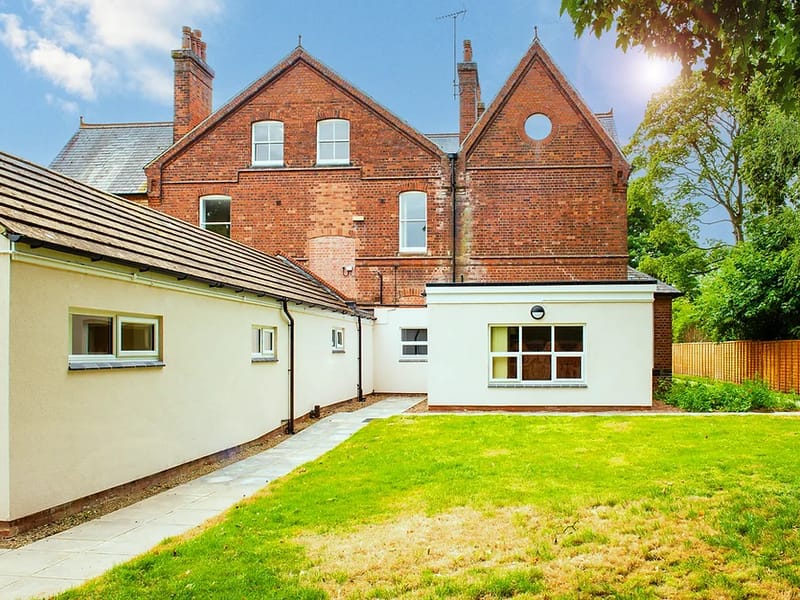 Rowthorne Care Home - Assisted Living in Alfreton, England photo 2