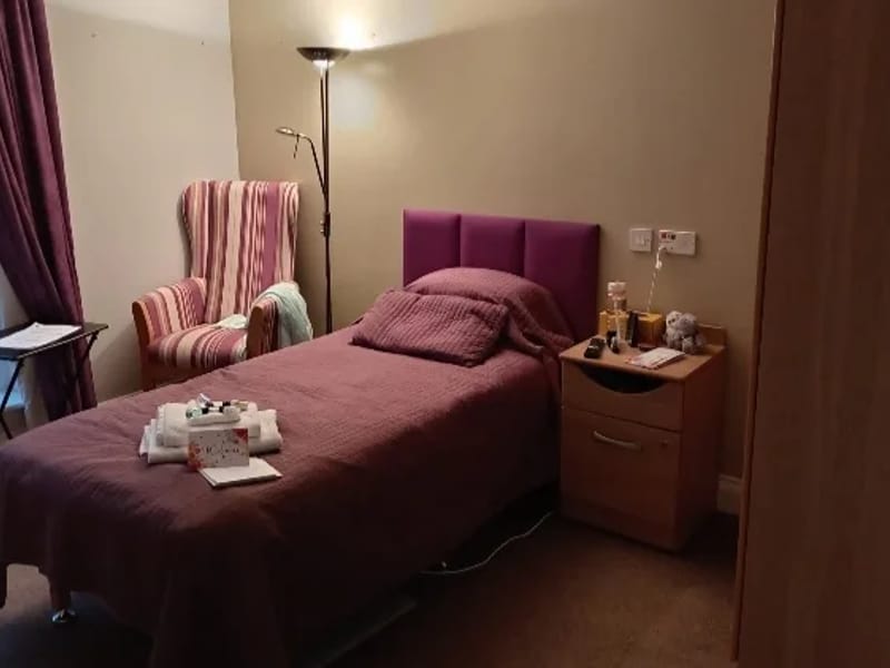 Enhanced Elderly Care Service - Wardley Gate Care Centre - Nursing Home in Gateshead, England photo 2