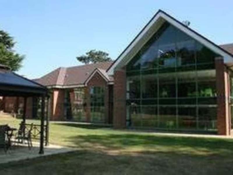 Cow Lees Care Home - Nursing Home in Bedworth, England photo 2