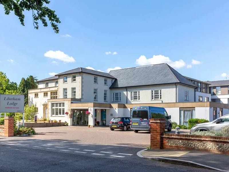 Liberham Lodge - Assisted Living in Leatherhead, England photo 5
