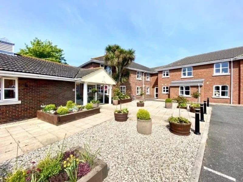 Elizabeth House Care Home Adults - Assisted Living in Portsmouth, England photo 2