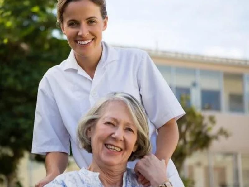 Loxbridge Plus Care - Nursing Home in Newark, England photo 5