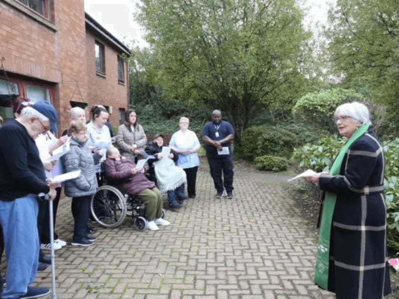 Loxbridge Plus Care - Nursing Home in Newark, England photo 2