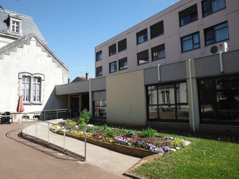 Ehpad La Louhannaise - EHPAD in LOUHANS, Bourgogne-Franche-Comté photo 3