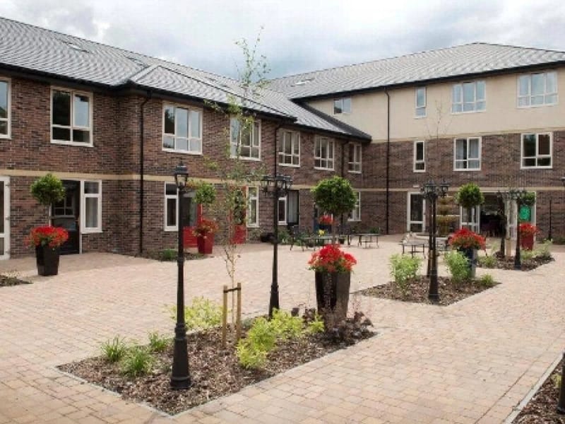 Mapplewell Manor - Nursing Home in Barnsley, England photo 2
