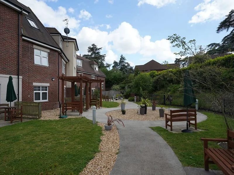Ferndown Manor - Nursing Home in Ferndown, England photo 3