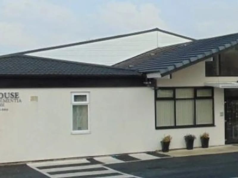 Linden House Care Home in Blackburn, England photo 3
