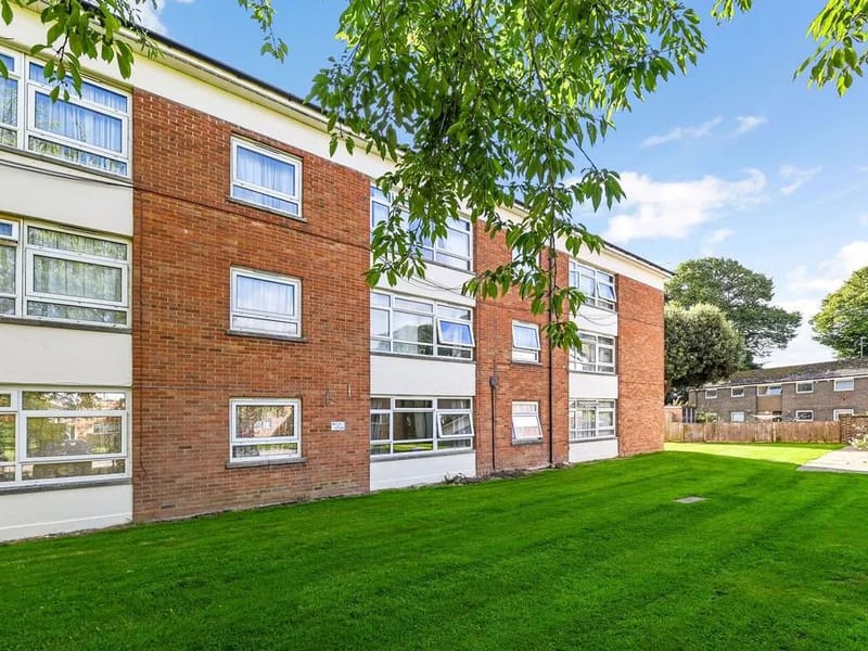 Lennox Court in Chichester, England photo 3