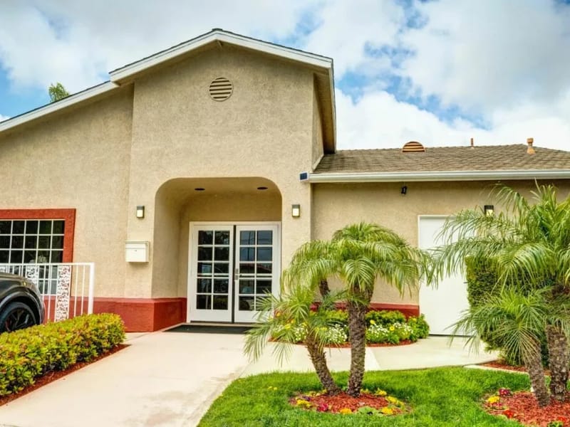 Crescent Landing At Garden Grove Memory Care - Assisted Living in Garden Grove, CA photo 3