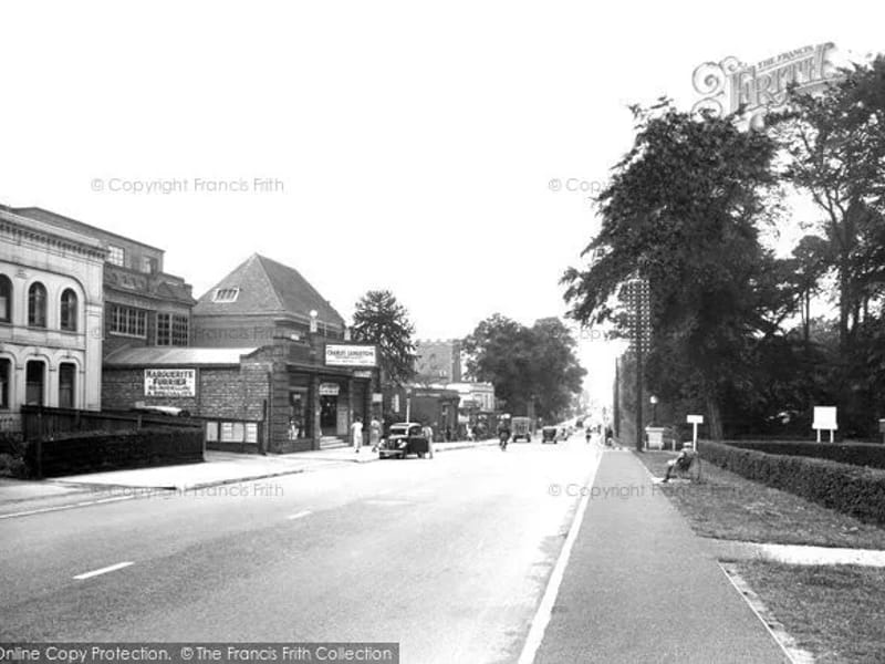 Dimensions 42 Jubilee Road - Assisted Living in Camberley, England photo 2