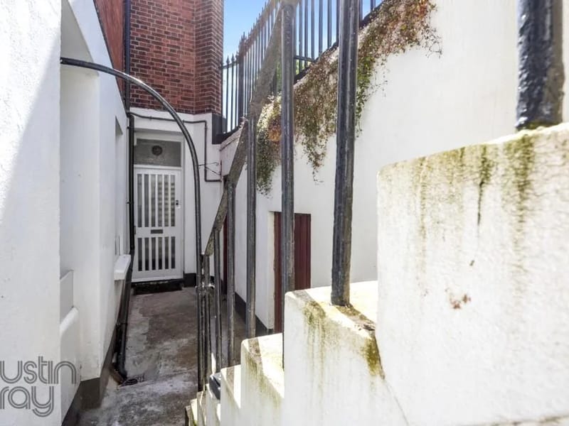 Lansdowne Road in Hove, England photo 2