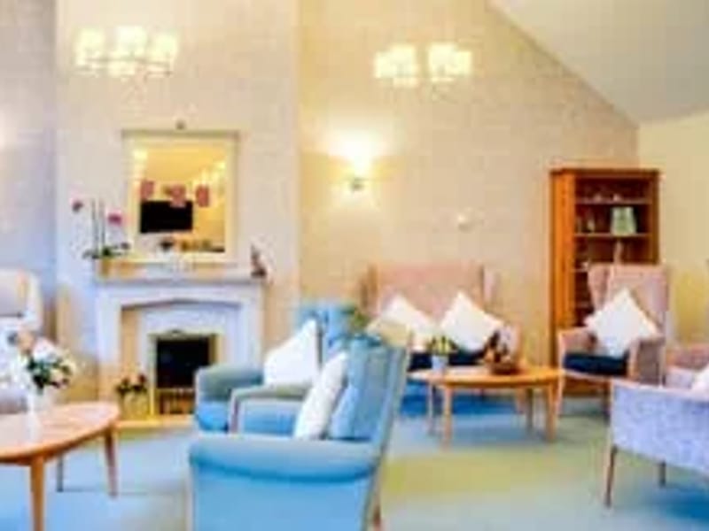 Oakley Lodge Care Home (55) in Luton, England photo 2