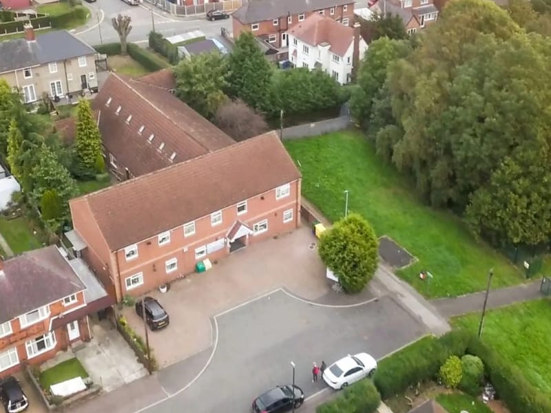 Langdale Lodge - Nursing Home in Chesterfield, England photo 3