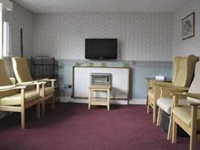 Hadrian House in Leicester, England photo 2