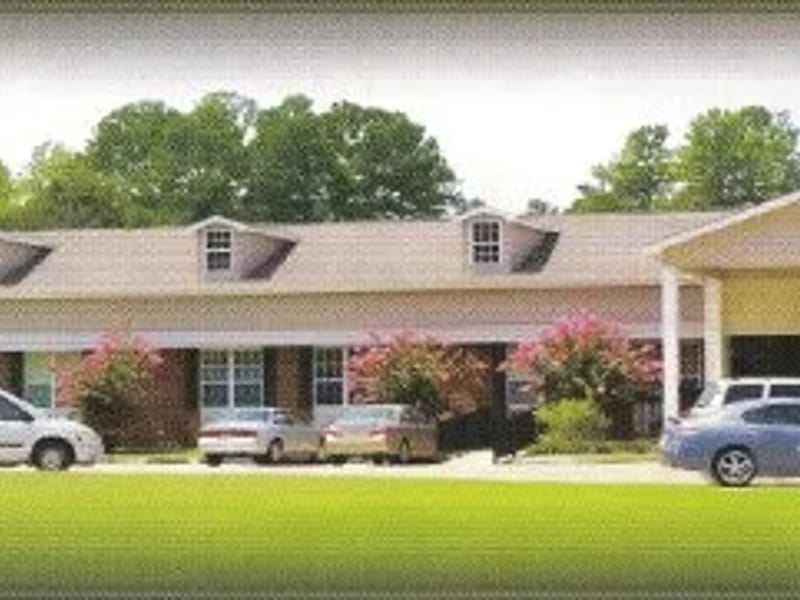 Charleston Place - Assisted Living in Fulton, MS photo 2