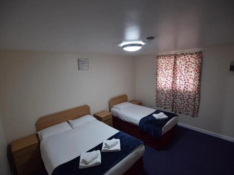 Broomhill Lodge - Nursing Home in Ilford, England photo 2