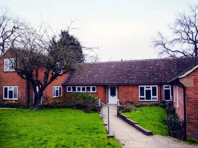 Sansa House - Assisted Living in Basingstoke, England photo 3