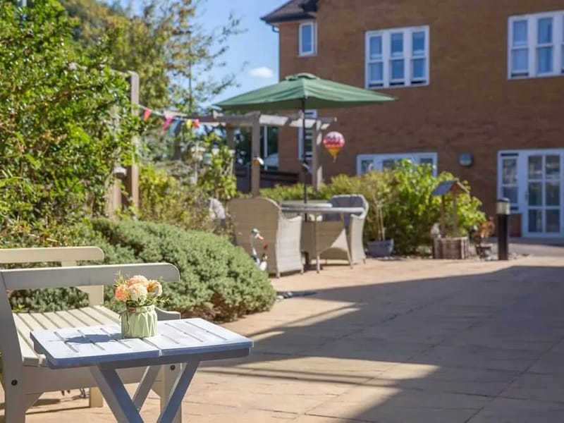 Smallbrook Care Home - Nursing Home in Horley, England photo 2