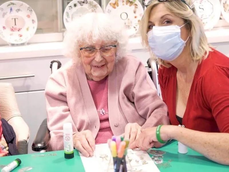 Smallbrook Care Home - Nursing Home in Horley, England photo 3
