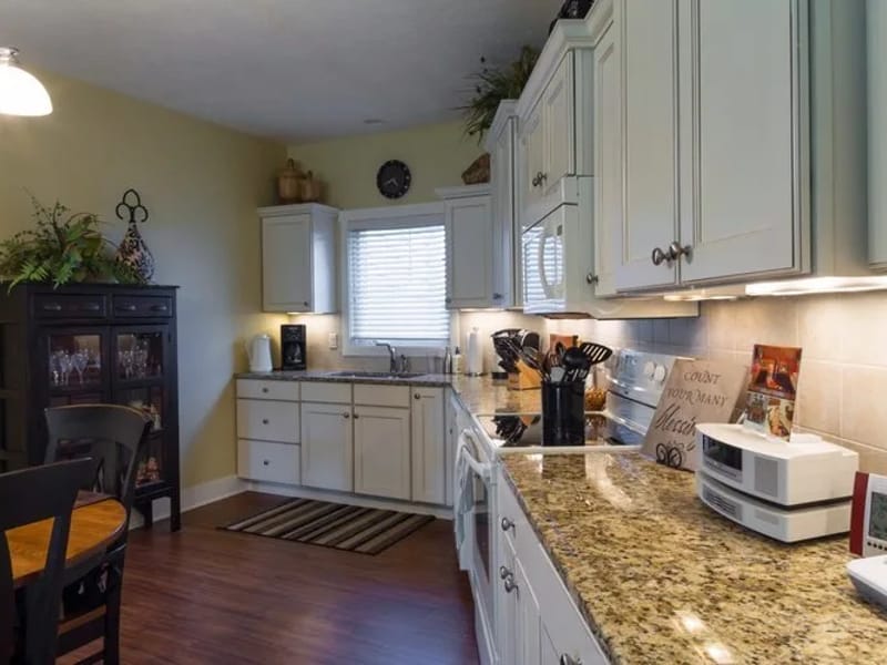 Ahsl Jenison Cottonwood - Assisted Living in Jenison, MI photo 3