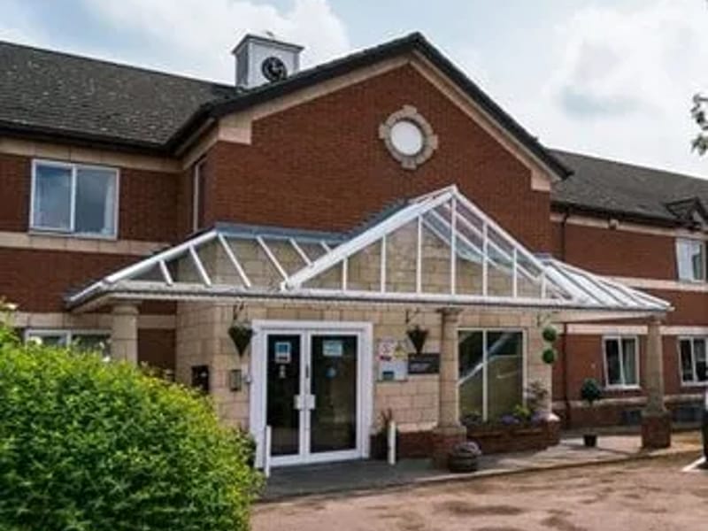Woodthorpe Lodge - Nursing Home in Loughborough, England photo 2