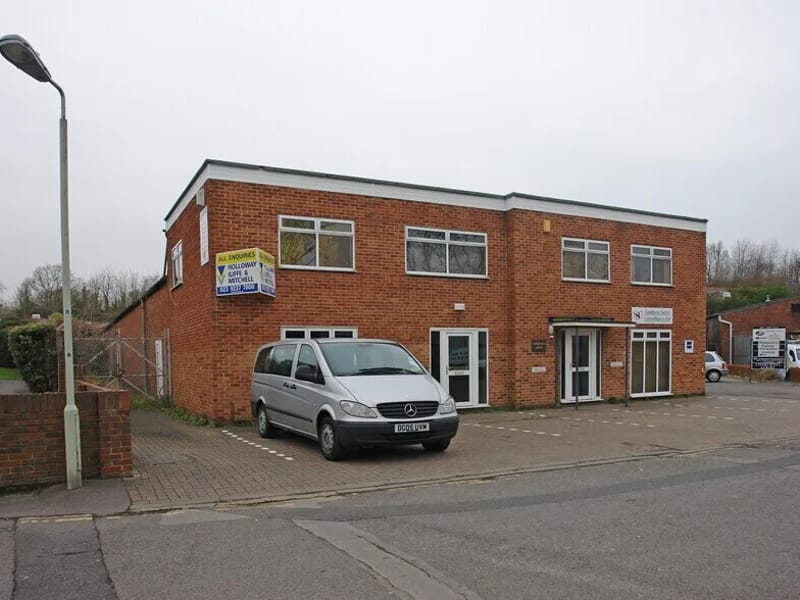 Newgate Lane in Fareham, England photo 3