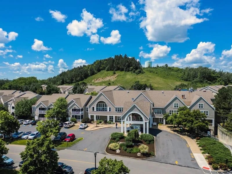 Nottingham Health and Rehabilitation - Nursing Home in Olathe, KS photo 2