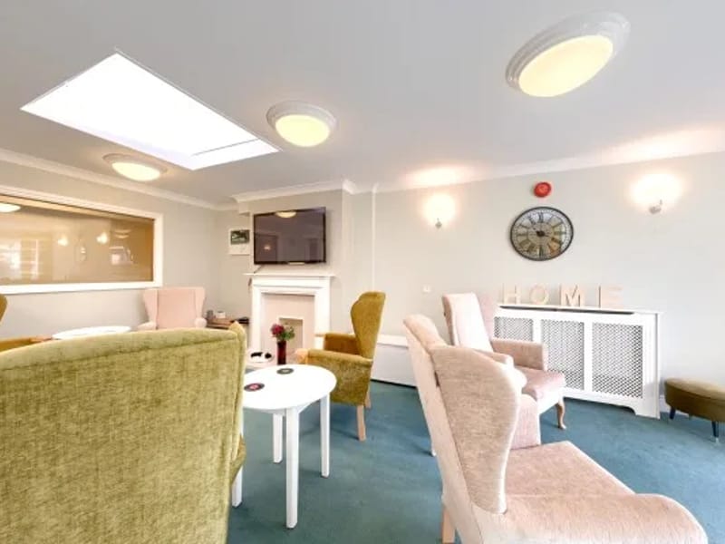 Green Willow Care Home - Nursing Home in Littlehampton, England photo 2