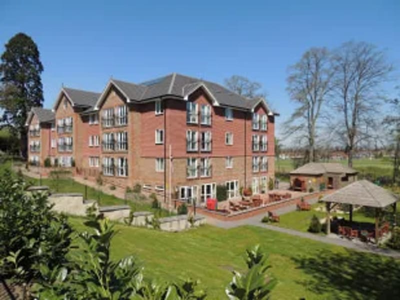 Lakeside Residential Home - Nursing Home in Reading, England photo 2