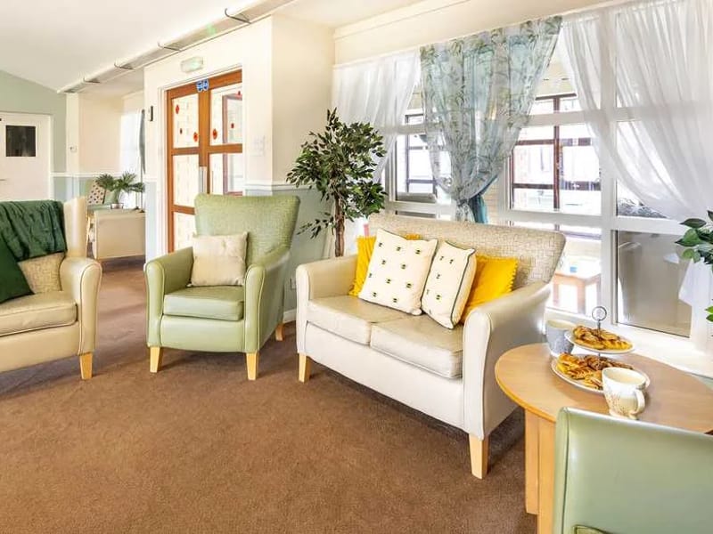 Oake Meadows Care Home - Nursing Home in Taunton, England photo 3