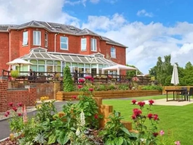 Allenbrook Nursing & Residential Care - Nursing Home in Fordingbridge, England photo 3