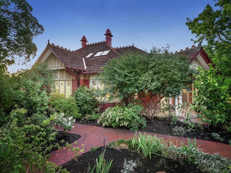 18 Hawthorn Crescent - Assisted Living in Worthing, England photo 1