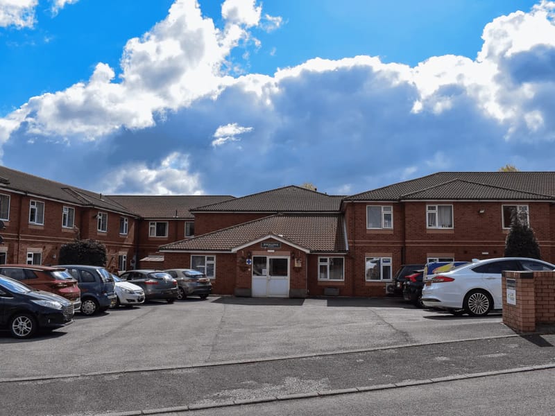 Byron Lodge Care Home - Nursing Home in Rotherham, England photo 2