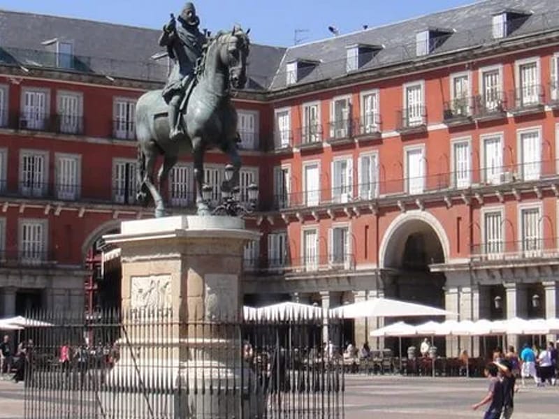 Anton Martin Ayuntamiento De Madrid, Centro De Mayores - Hogar de Ancianos in Madrid, Madrid photo 1