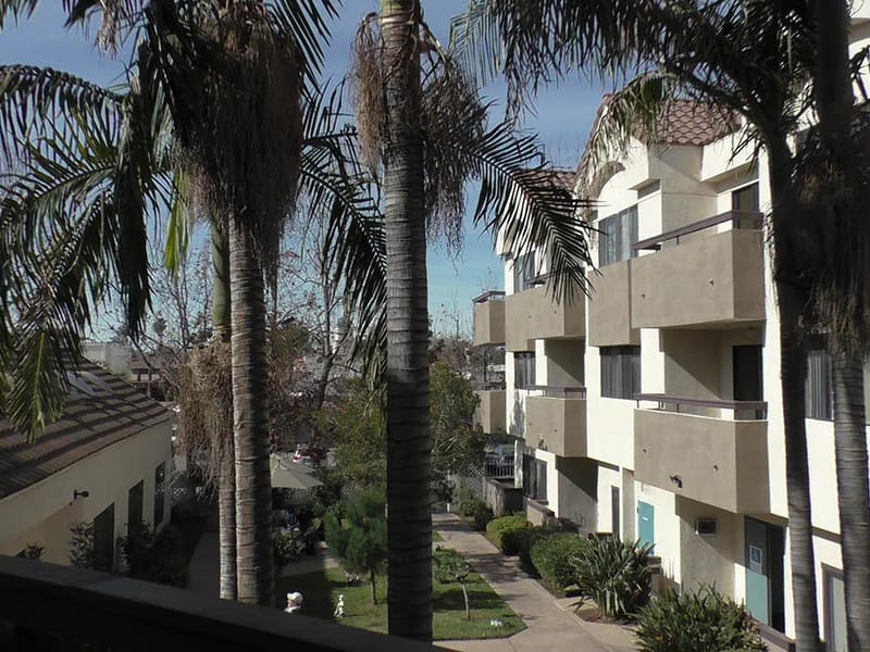 Courtyard Plaza - Assisted Living in Van Nuys, CA photo 2