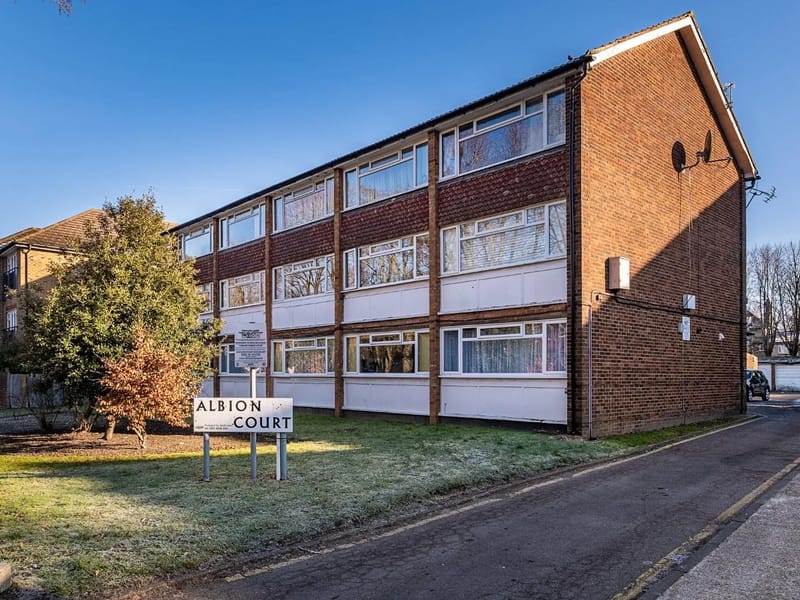 44 Albion Road - Assisted Living in Sutton, England photo 2