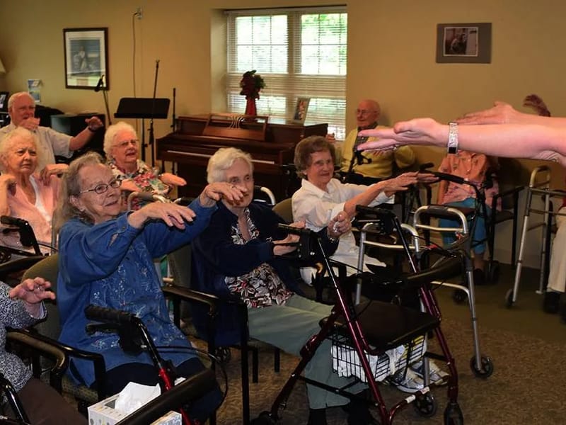 Cross Road Retirement Community - Assisted Living in Asheboro, NC photo 3