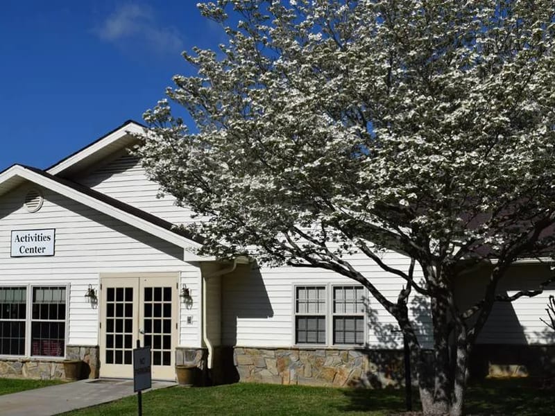 Cross Road Retirement Community - Assisted Living in Asheboro, NC photo 2