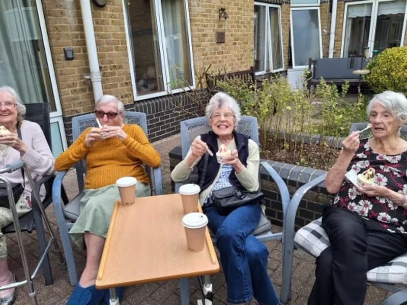 Admiralty Care Home - Nursing Home in Gillingham, England photo 2